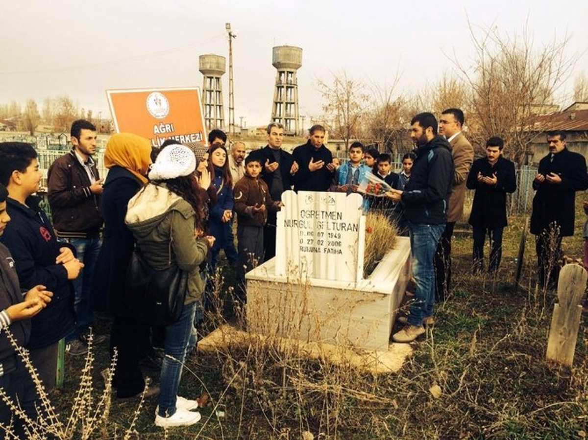 Ağrı\'da Vefat Eden Öğretmenler Unutulmadı