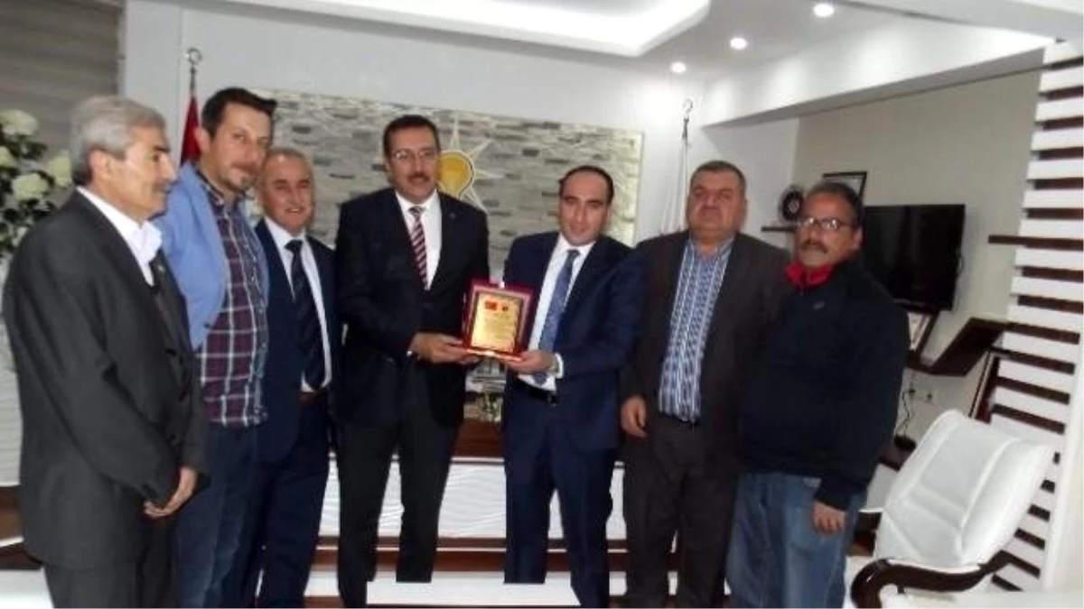 Battalgazi Belediyespor Yönetiminden AK Parti\'ye Ziyaret