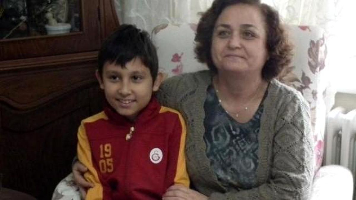 Bora, Yaşama Öğretmeniyle Tutundu