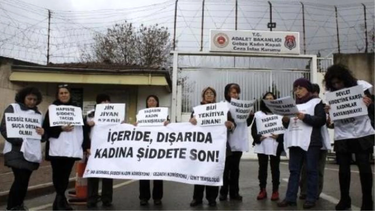 Cezaevi Önünde \'Kadına Şiddet\' Protestosu