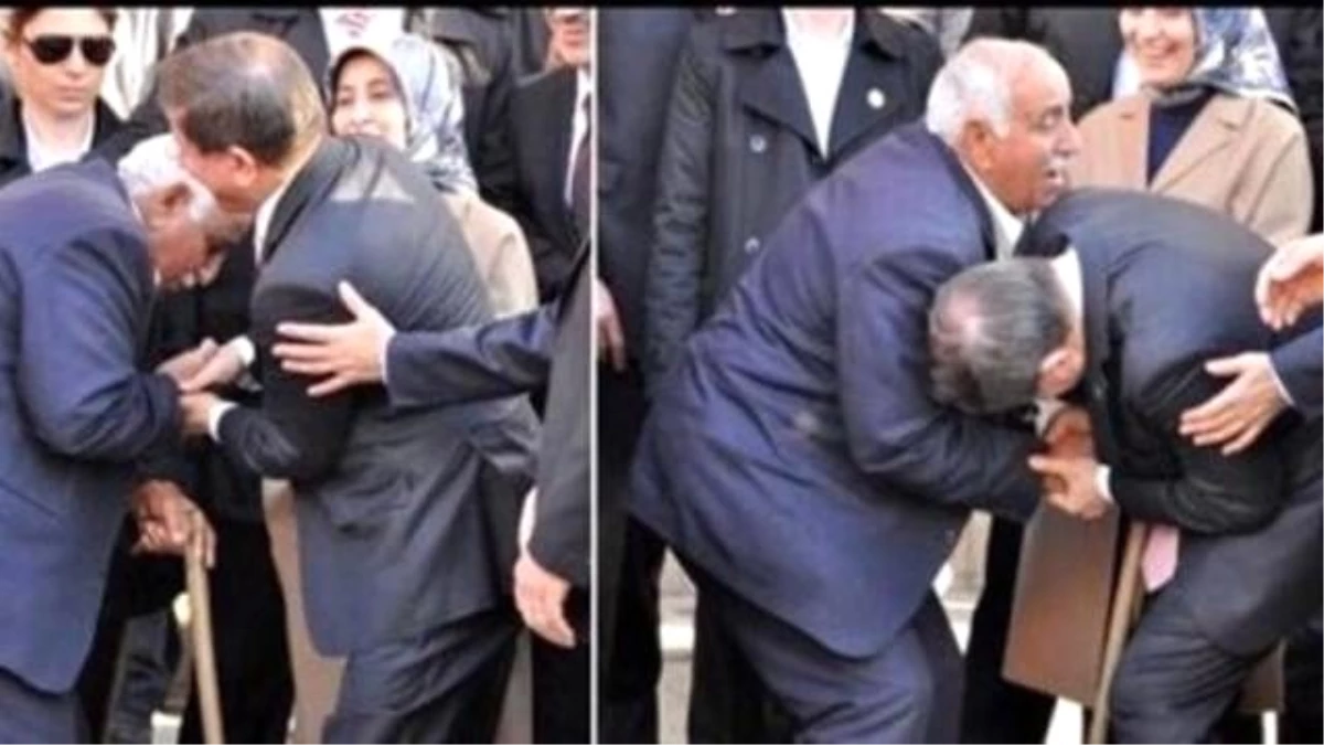 Davutoğlu, Yaşlı Adamın Elini Öptüğü Fotoğrafa Açıklık Getirdi