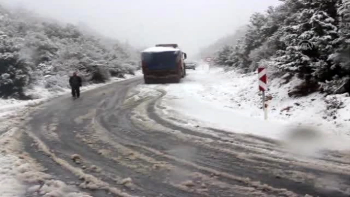 Gülnar\'da Etkili Kar Yağışı