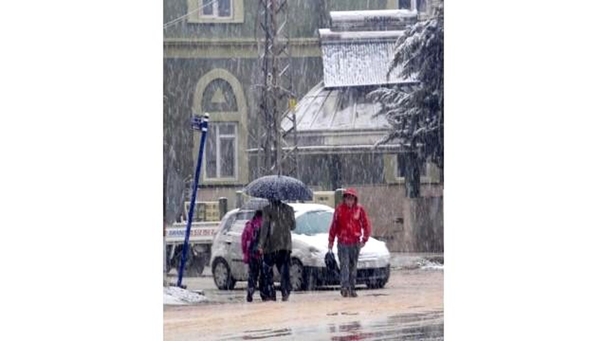 Isparta ve Antalya\'nın Yüksek Kesimlerinde Kar Etkisi