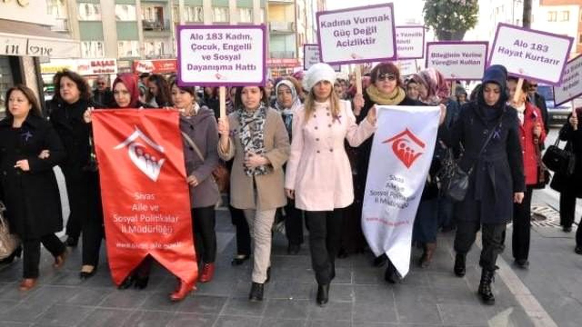 Kadına Yönelik Şiddete \'Dur\' Demek İçin Yürüdüler