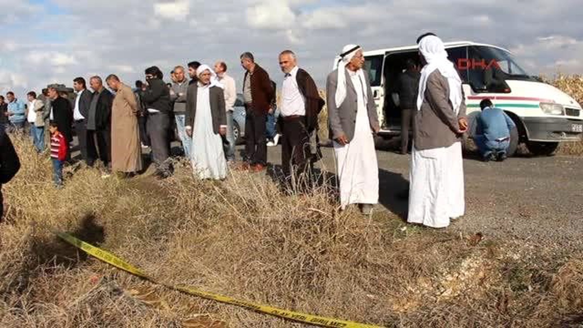 Kızıltepe\'de Mısır Tarlasında Yakılmış 2 Erkek Cesedi Bulundu