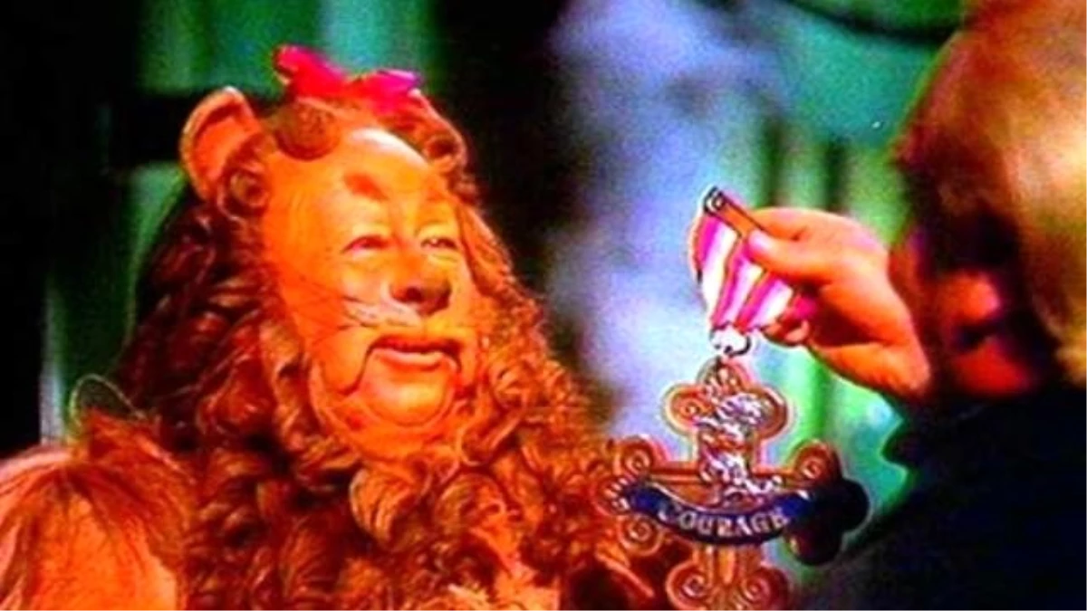 Oz Büyücüsündeki Aslan Kostümü, 3 Milyon Dolara Satıldı