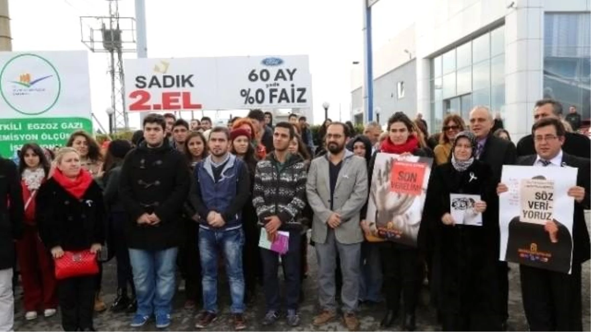 Uşak\'ta Cinayet Mahallinde Kadına Şiddetle Mücadele Günü Etkinliği