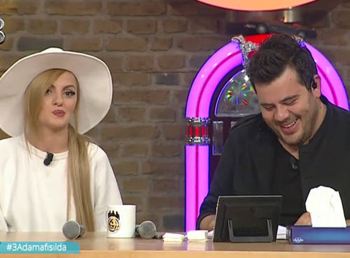 Alexandra Stan\'dan Eser\'e İltifat