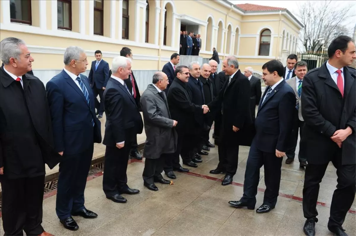 Bakan Ala, İstanbul Valiliği\'ni Ziyaret Etti