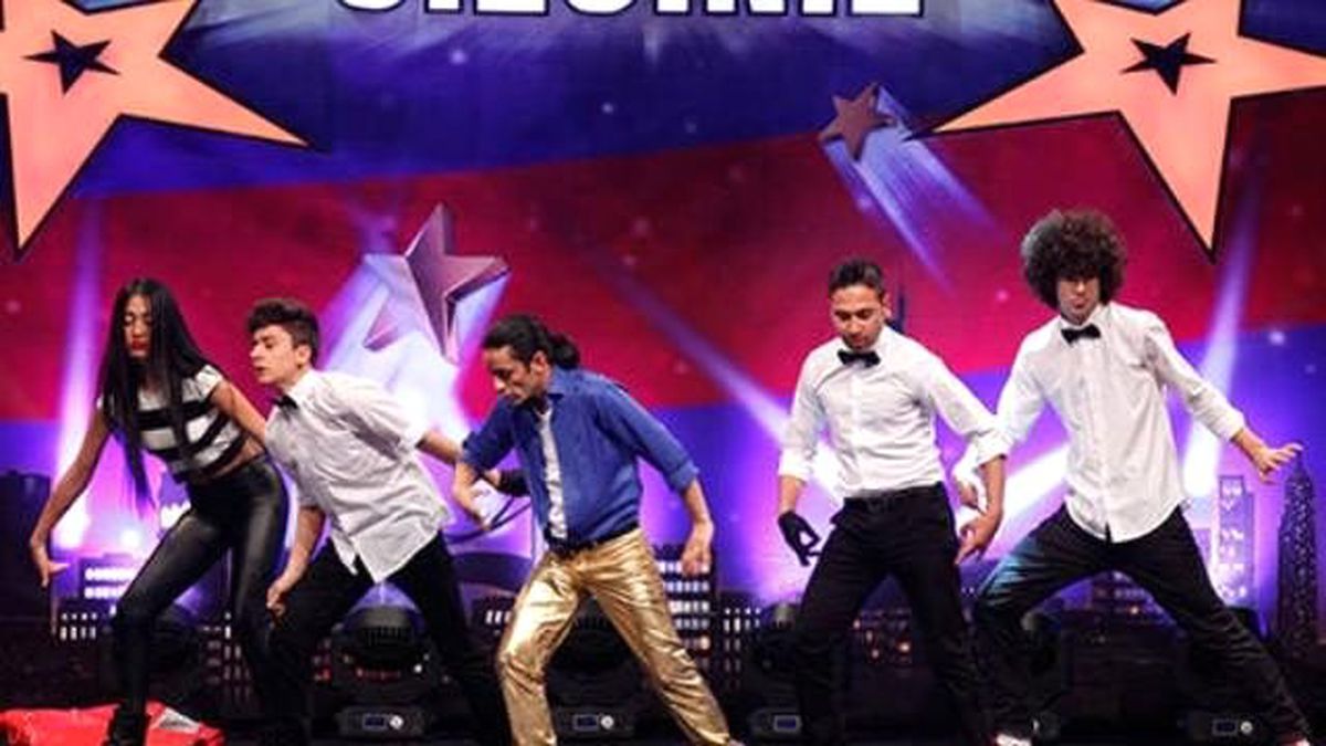 Barış Jackson Dance Crew\'in Dans Gösterisi