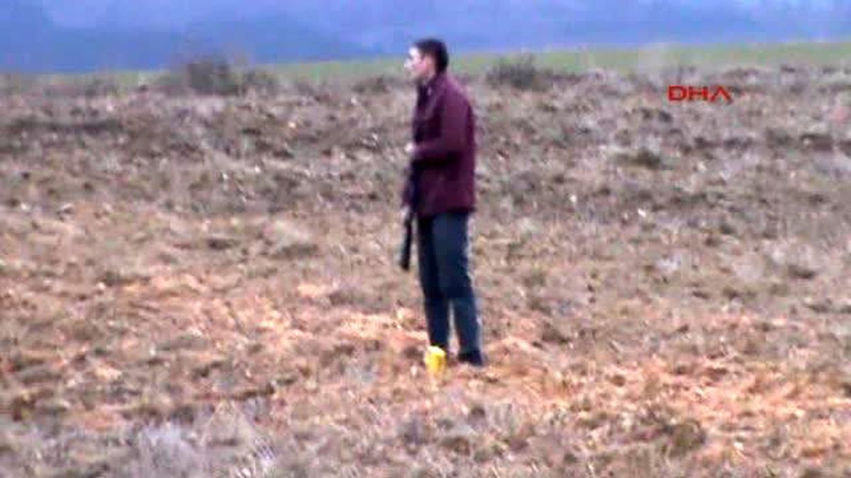 Boş Arazide Av Tüfeğiyle Kendini Karnından Yaraladı