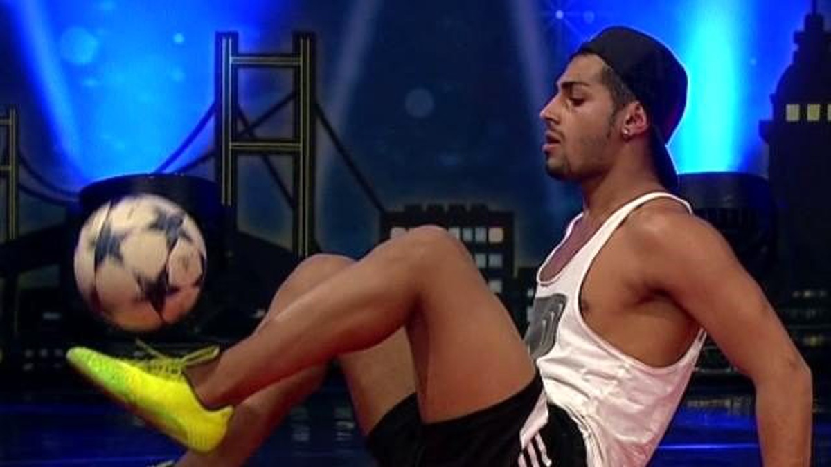 Burak ve Erkan\'ın Freestyle Futbol Performansı