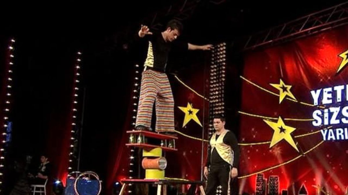 Cambaz Mithat Show\'un Yarı Final Performansı