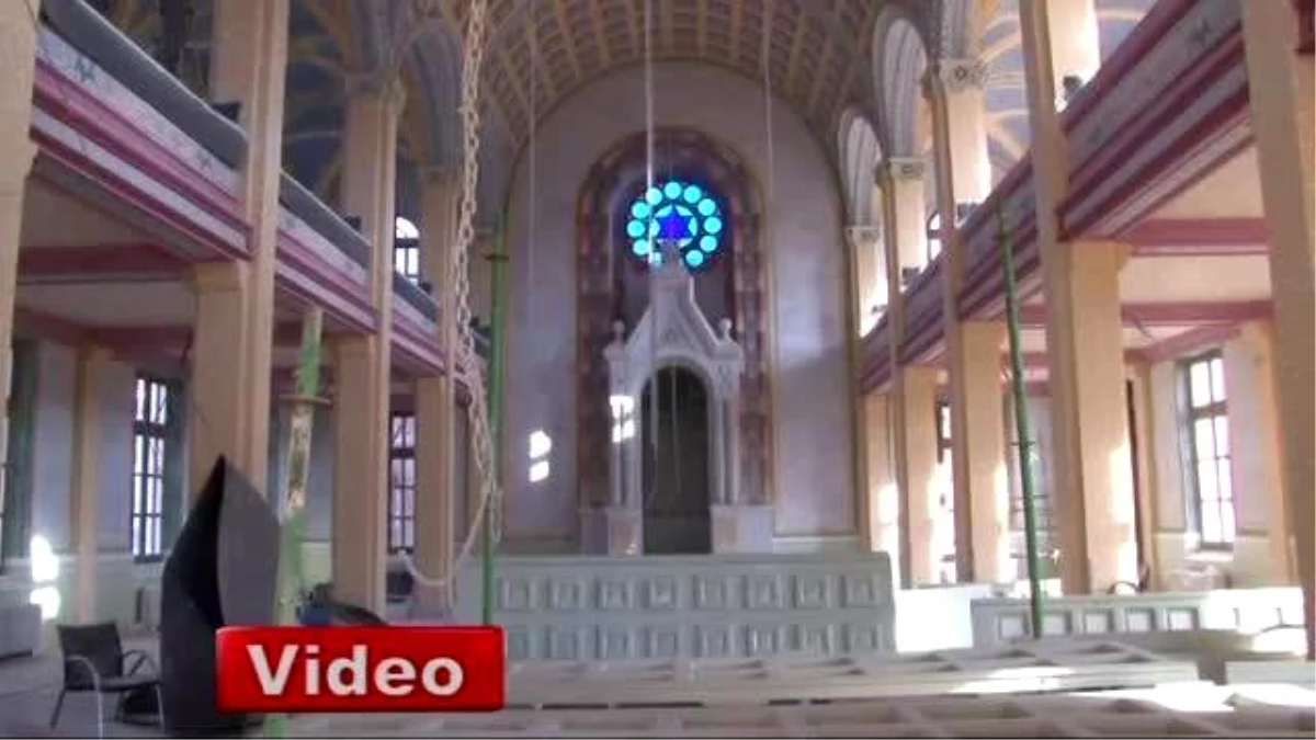 Edirne\'de Yaşayan Tek Musevi Mitrani\'den Sinagog Açıklaması