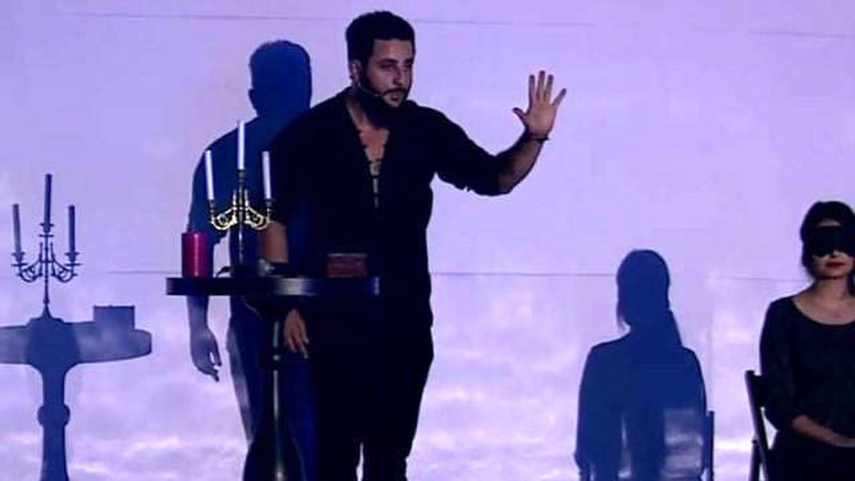 Emre Ütinal\'dan İlginç Sihirbazlık Gösterisi