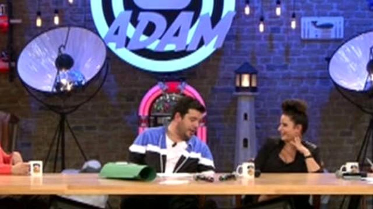 Eser, Büşra\'nın Bacaklarına Baktı Mı?