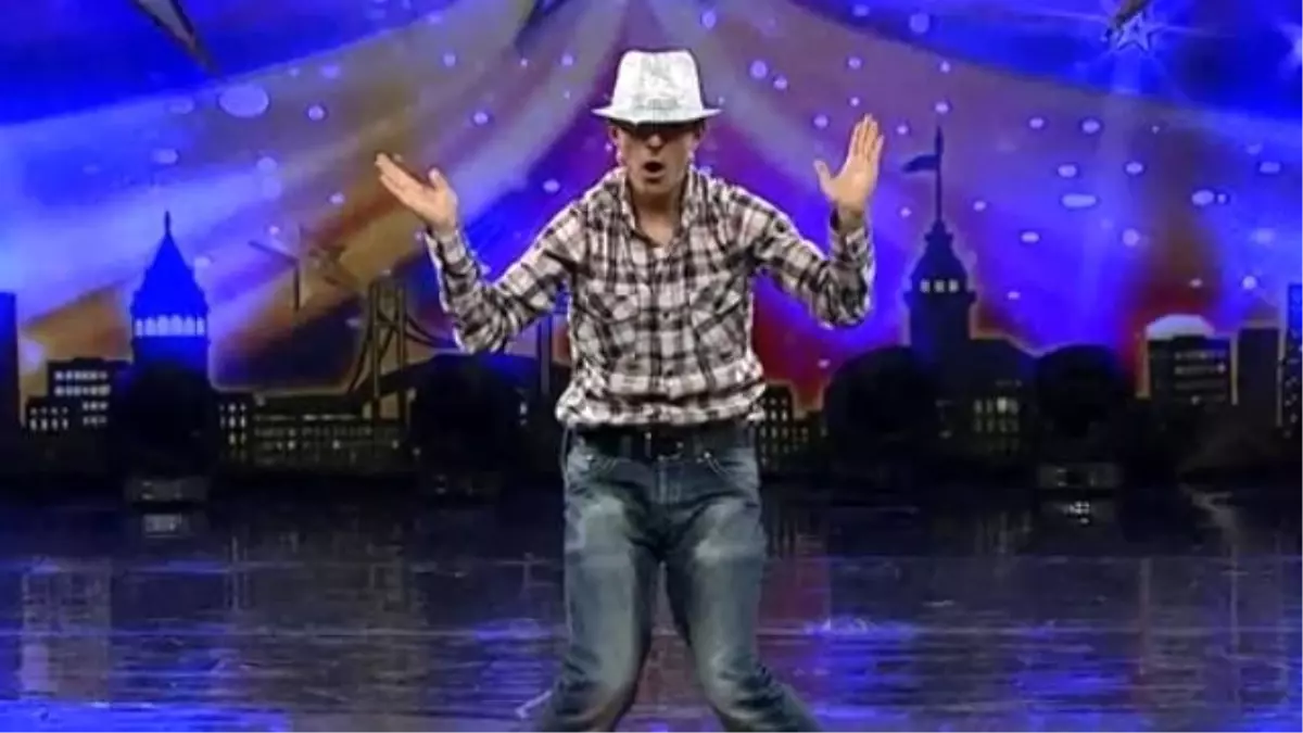 İsmet Bilgi\'nin Dans Performansı