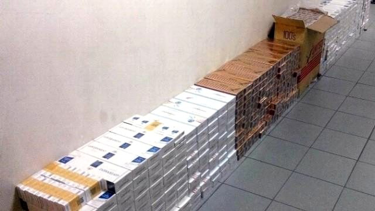 Kadın Giyim Mağazasına Kaçak Sigara Operasyonu