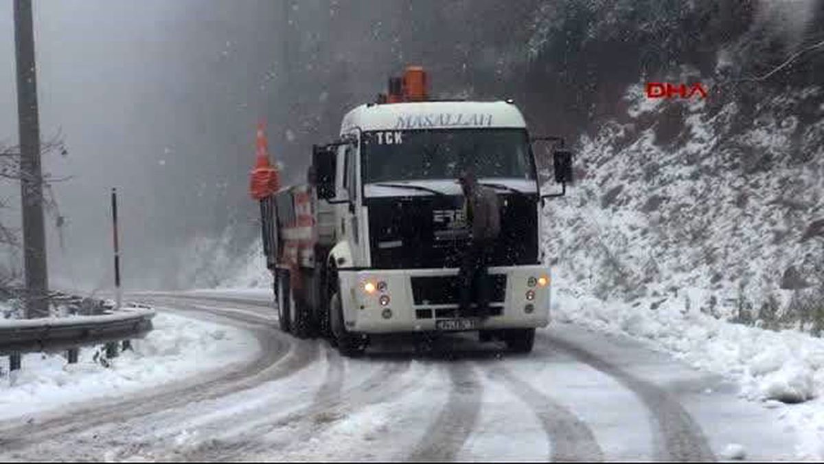 Kartepe\'de Kar Kalınlığı 40 Santimetreye Ulaştı