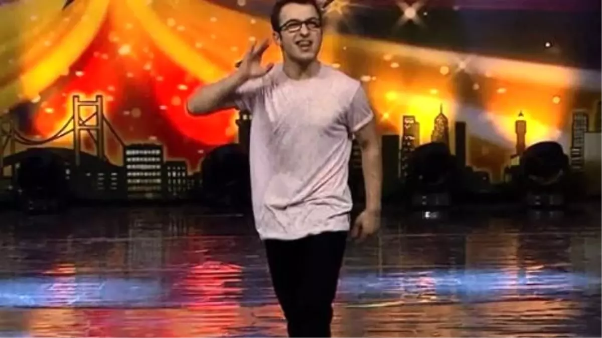 Nurullah Selim\'in Dans Performansı