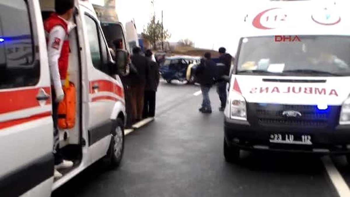 Otomobiller Kafa Kafaya Çarpıştı 12 Yaşındaki Çocuk Öldü