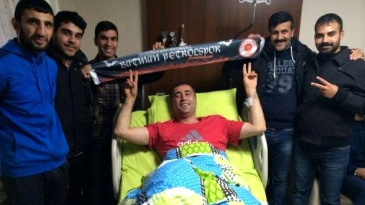 Petrolspor Taraftarları, Özdemir\'i Ziyaret Etti