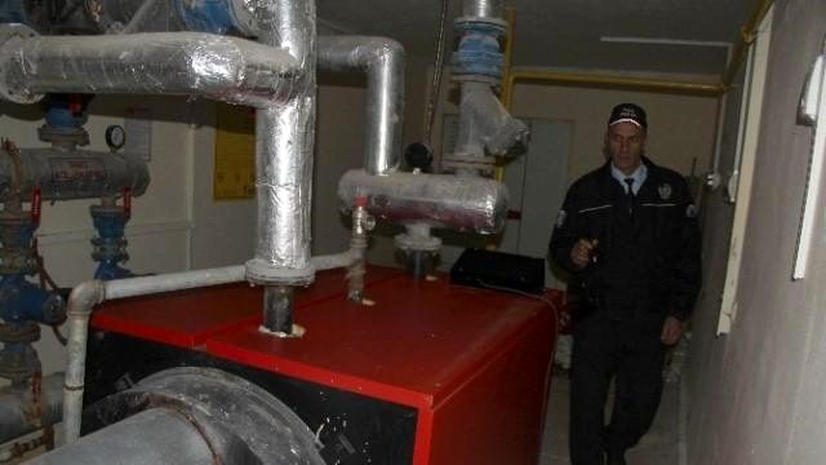 Polis Apartmanda Hırsız Aradı