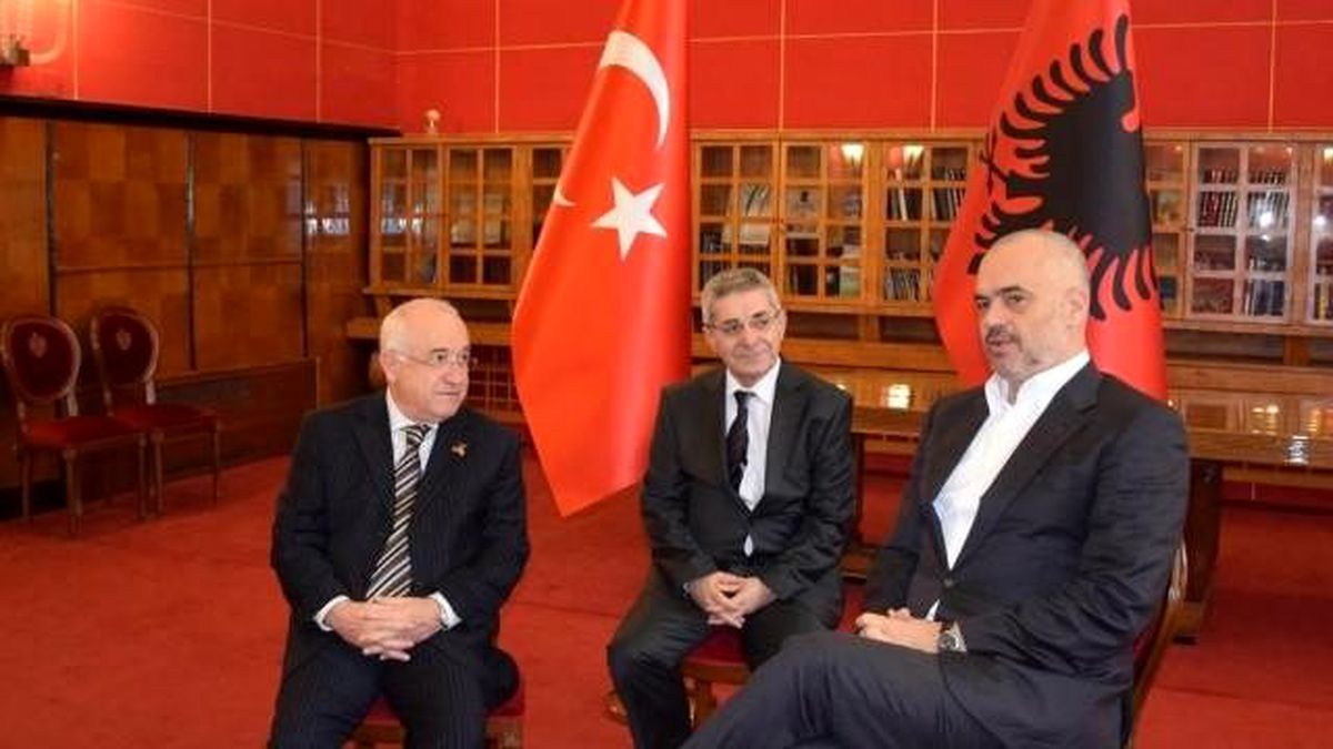 TBMM Başkanı Çiçek, Arnavutluk\'ta