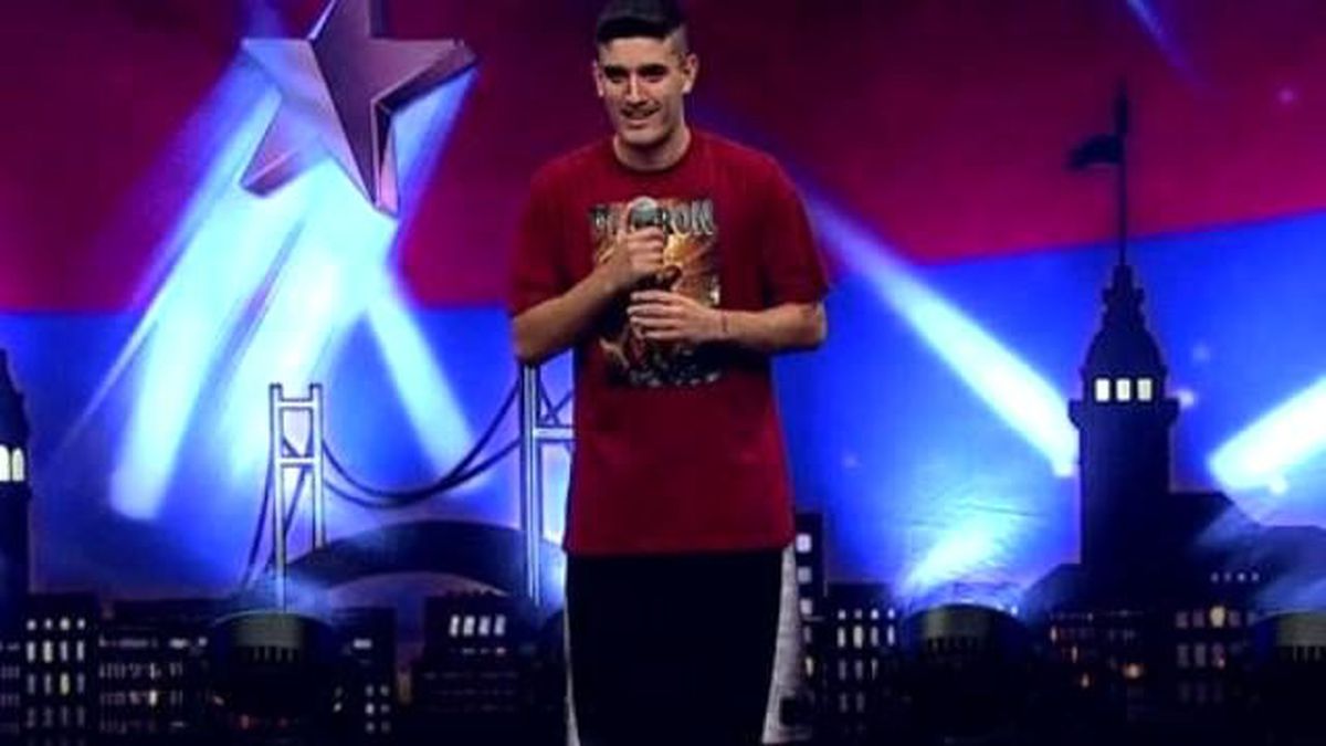 Ümit Uçur\'dan Basketbol Akrobasi Gösterisi