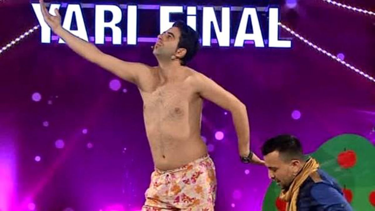 Üstad-ı Komikler\'in Yarı Final Performansı