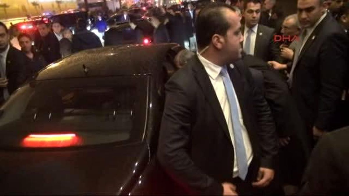 Annesini Bıçaklayarak Öldürdü, 2 Kardeşini Yaraladı