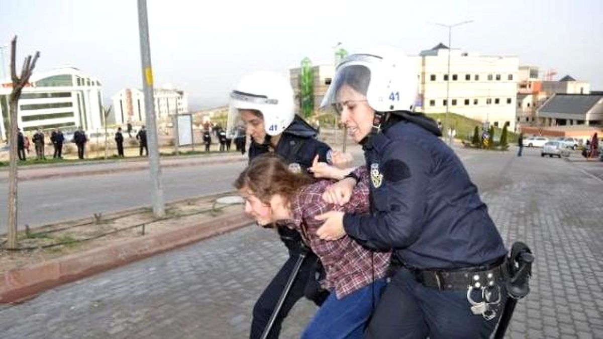 Galatasaray\'a Protesto Şoku!