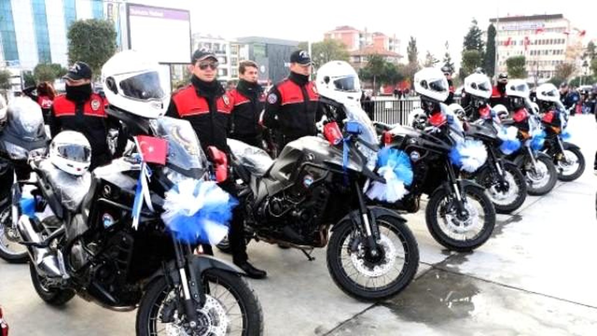 Bağcılar\'da Motosikletli Polis Timi Görevde