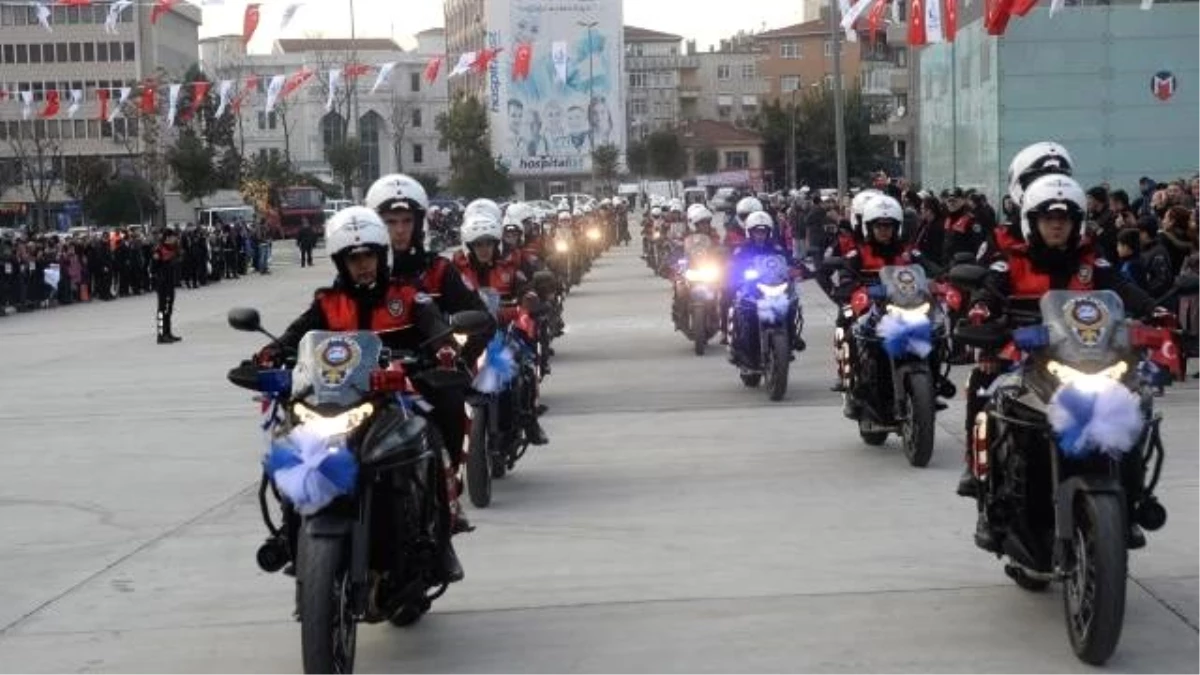 Bağcılar\'da Motosikletli Polis Timi Görevde