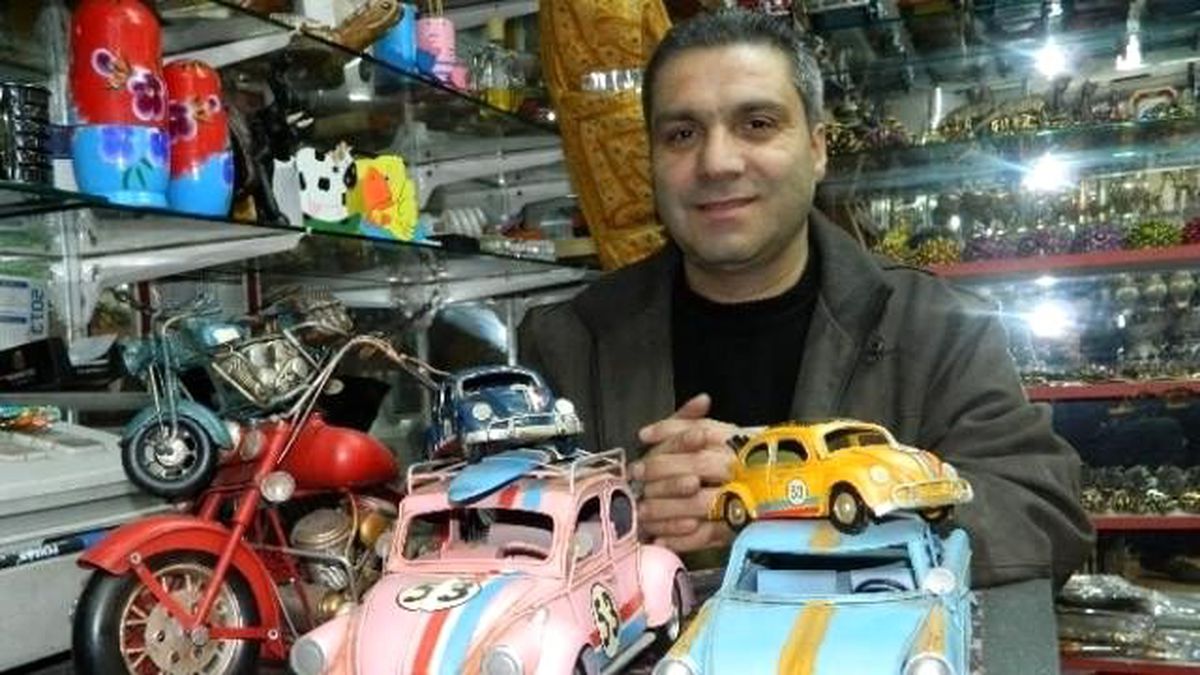 Bakır İşlemeli Maket Arabalar Yoğun İlgi Görüyor