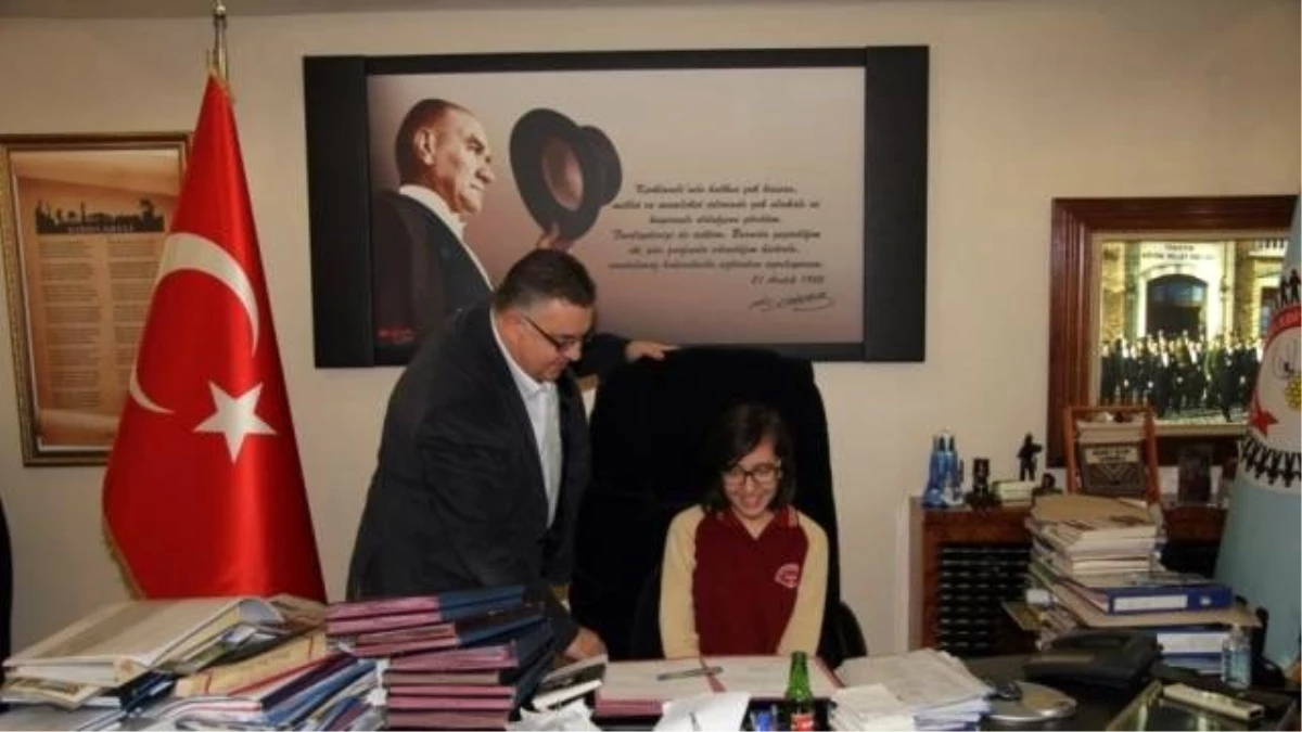 Başkan Kesimoğlu, Makamını Öğrenciye Bıraktı