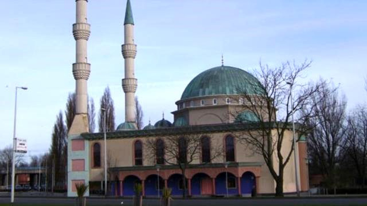 Hollanda Aşırı Sağcı Özgürlük Partisi Ülkedeki Camilerin Kapatılmasını İstedi