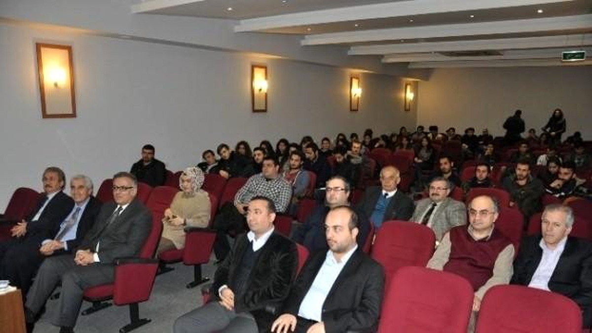 İnegöl İşletme Fakültesi\'nden "Değişen Dünyada Türkiye\'nin Dış İlişkileri" Paneli