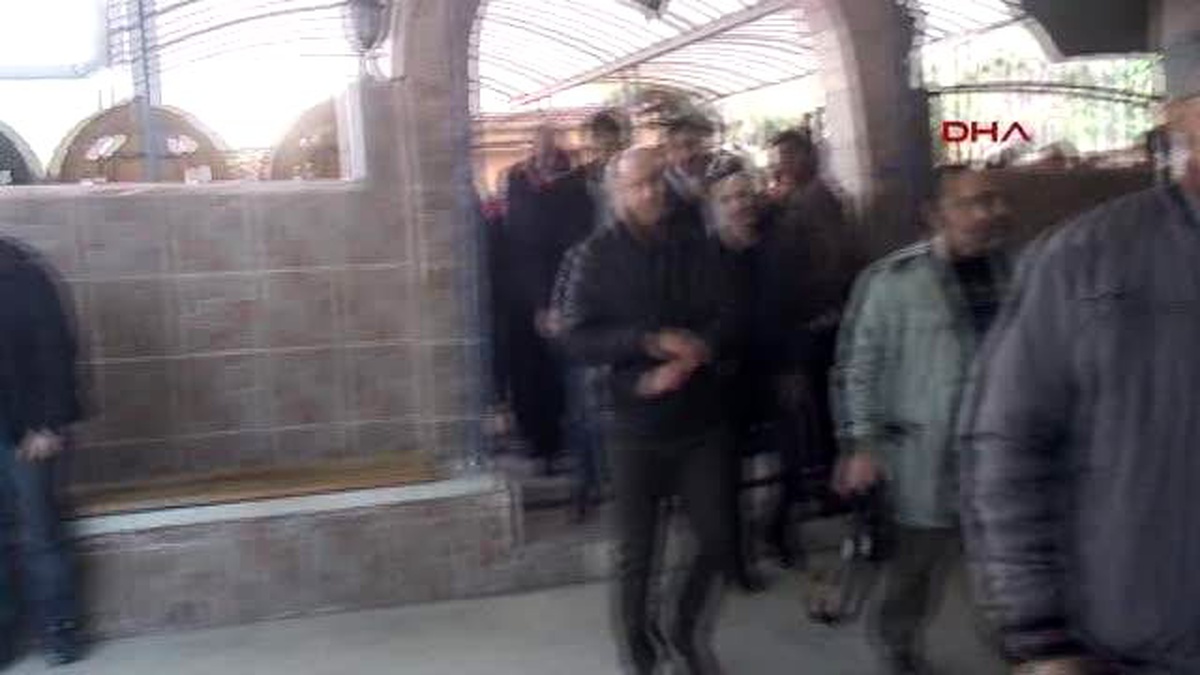İzmir Hamzaoğlu\' Nun Babası Toprağa Verildi