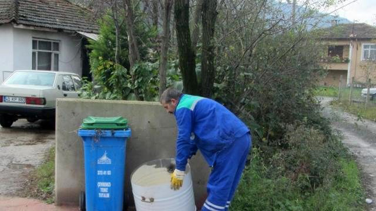 Kartepe Belediyesi Kül Kovası Dağıtıyor