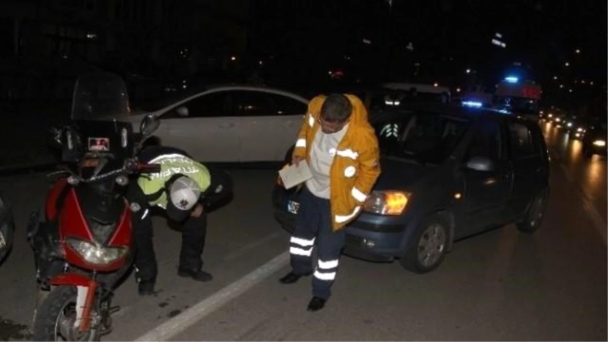 Samsun\'da Otomobil, Motosiklet ile Çarpıştı: 1 Yaralı