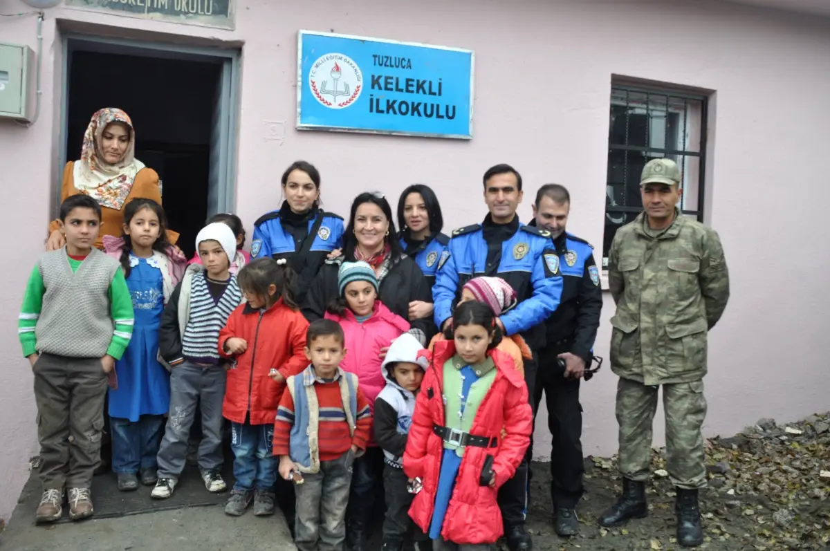 Seher Karğı Gülen Yüzüyle ,Öğrencileri Güldürmeye Devam Ediyor