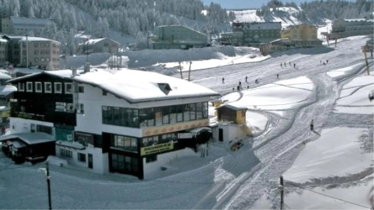 Uludağ\'a Kar Erken, Rezervasyonlar Hızlı Yağdı