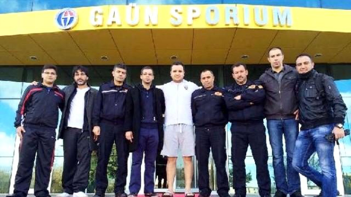 Üniversitede İtfaiye Erlerine Yüzme Eğitimi