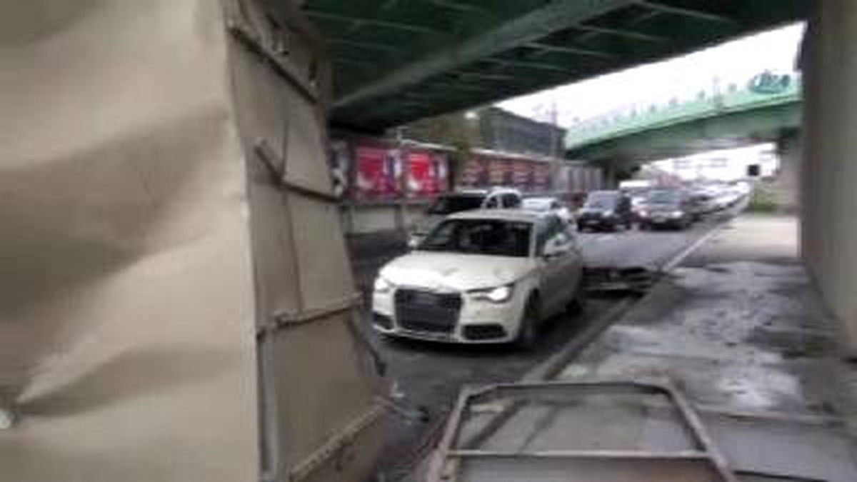 Üst Geçit Kazasının Mağduru Olan Kız Dondu Kaldı