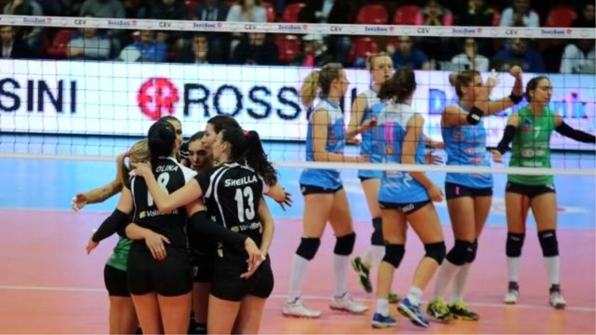 Piacenza, Vakıfbank\'a 3-0 Yenildi