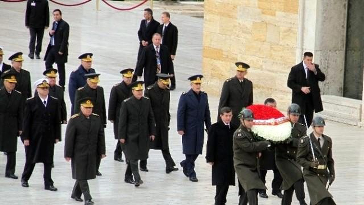 YAŞ Üyeleri Anıtkabir\'i Ziyaret Etti