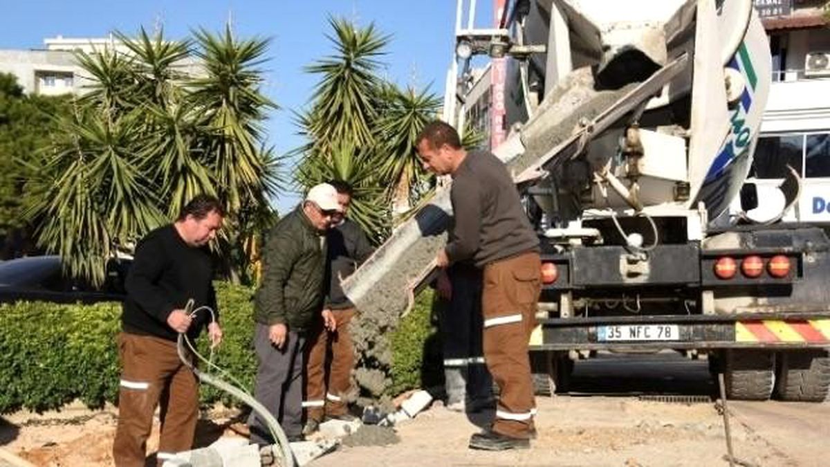 Aliağa\'da Belediyeden Klimalı Duraklar
