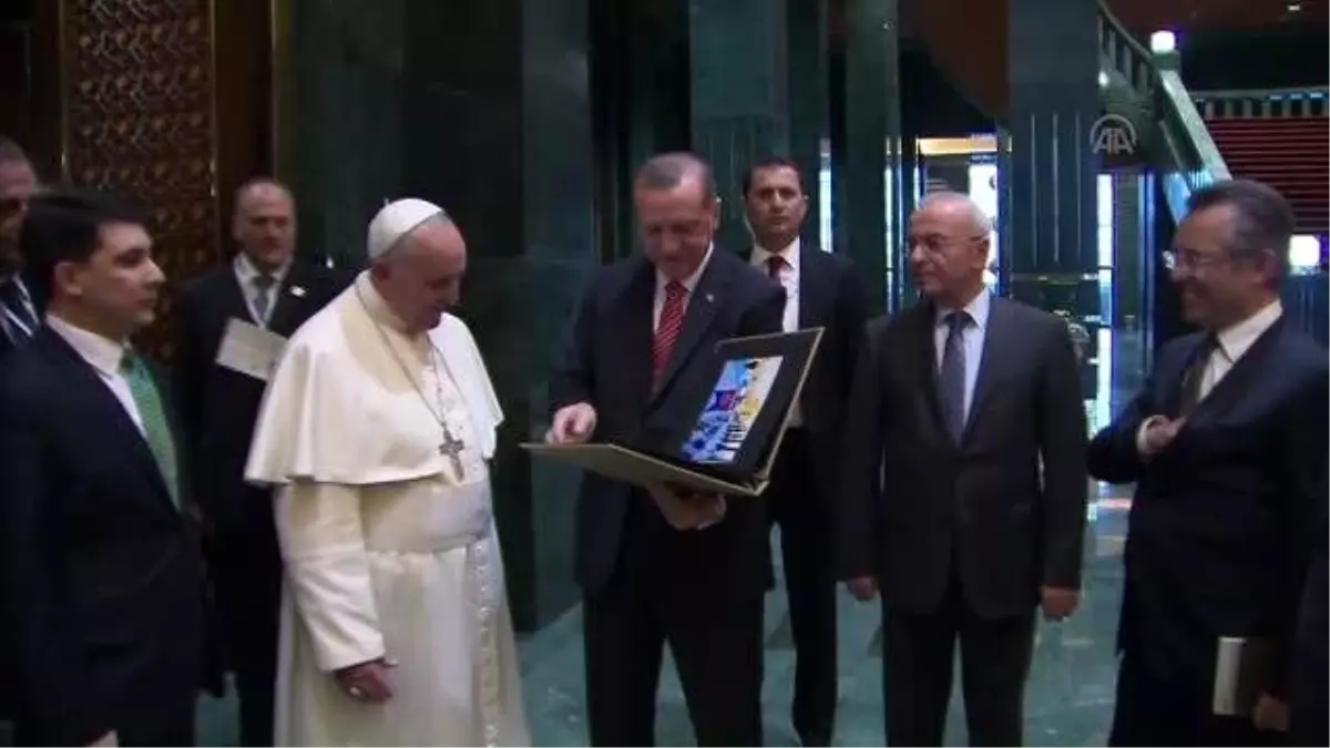 Cumhurbaşkanı Erdoğan, Papa Franciscus\'u Uğurladı
