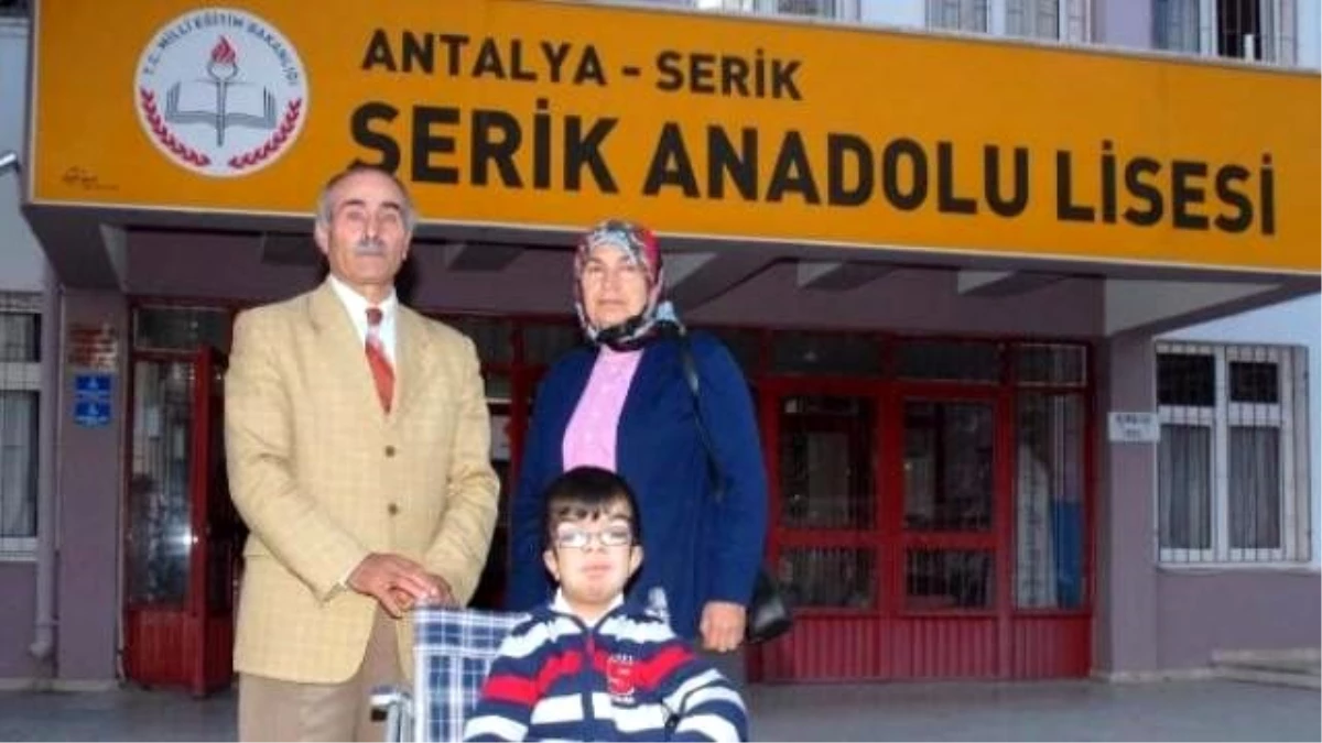 Emekli Öğretmen ve Eşi, Kendilerini Engelli Oğullarının Eğitimine Adadı